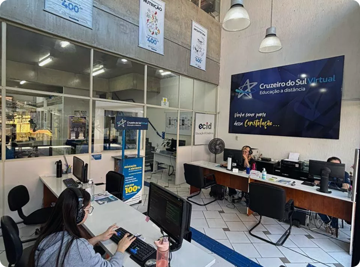 Image (Estudante online)